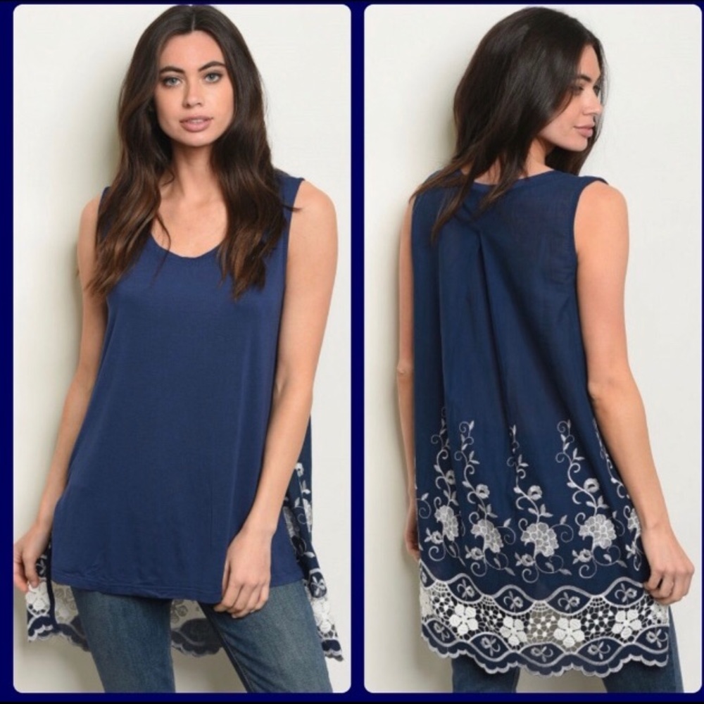 NWT ❤️ Navy Embroidered High Low Top ❤️LAST ONE!!